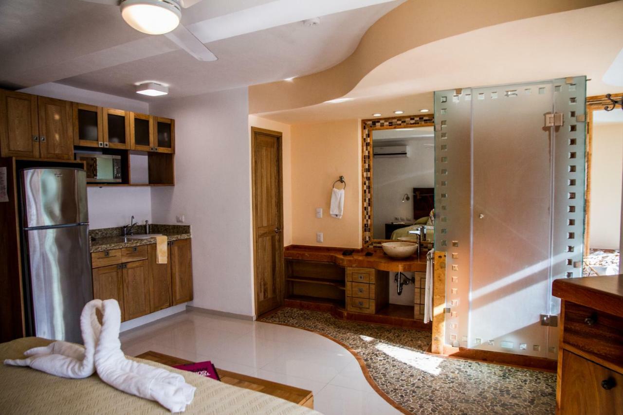 Hotel Andales On The Bay Suites Puerto Vallarta Exterior photo
